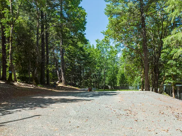 328 Hamilton Ave, Cave Junction, OR 97523