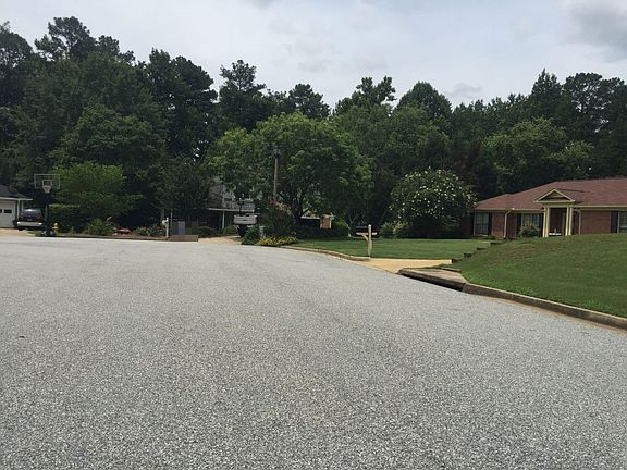 5th image of 119 Brandon Hall Dr
