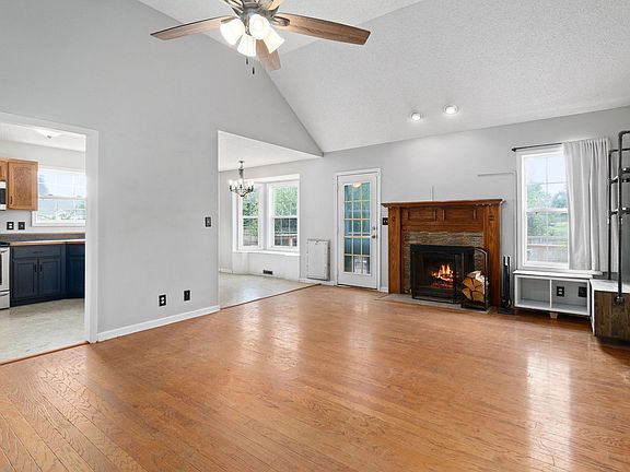 4th image of 1189 Snoopy Dr