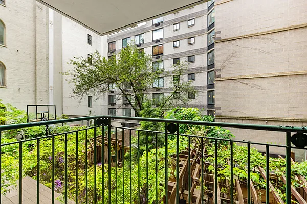 Rented by Compass | media 7