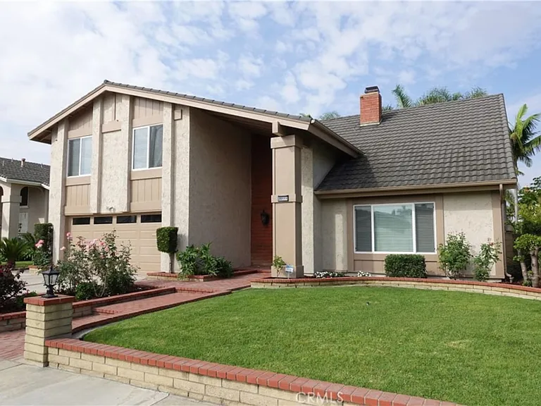 20111 Glacier Cir — Photo 2