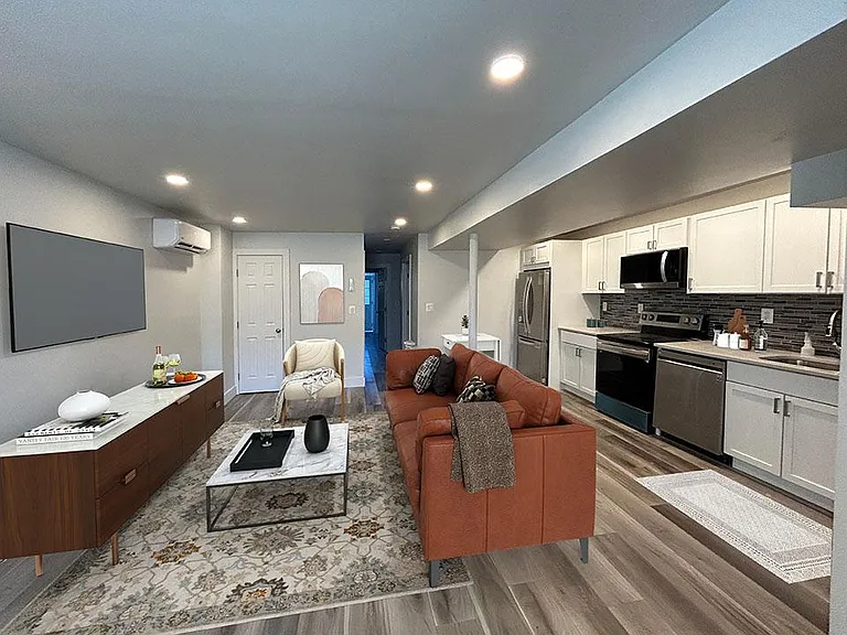 621 Upshur St NW #B — Photo 11
