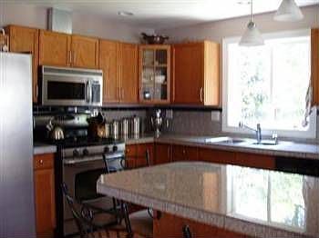 2nd image of 3332 Porter St