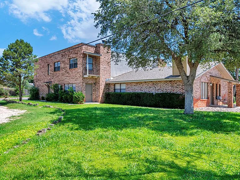 424 W Pecan Ave #B — Photo 1