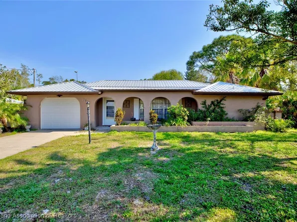 2910 King Dr, Sebring, FL 33870