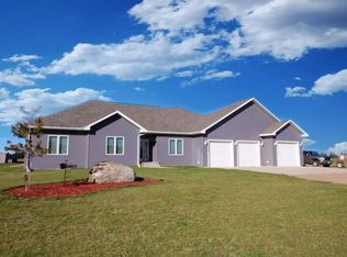 7400 80th St SE, Minot, ND 58701