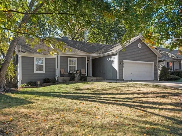 20031 W 219th St, Spring Hill, KS 66083