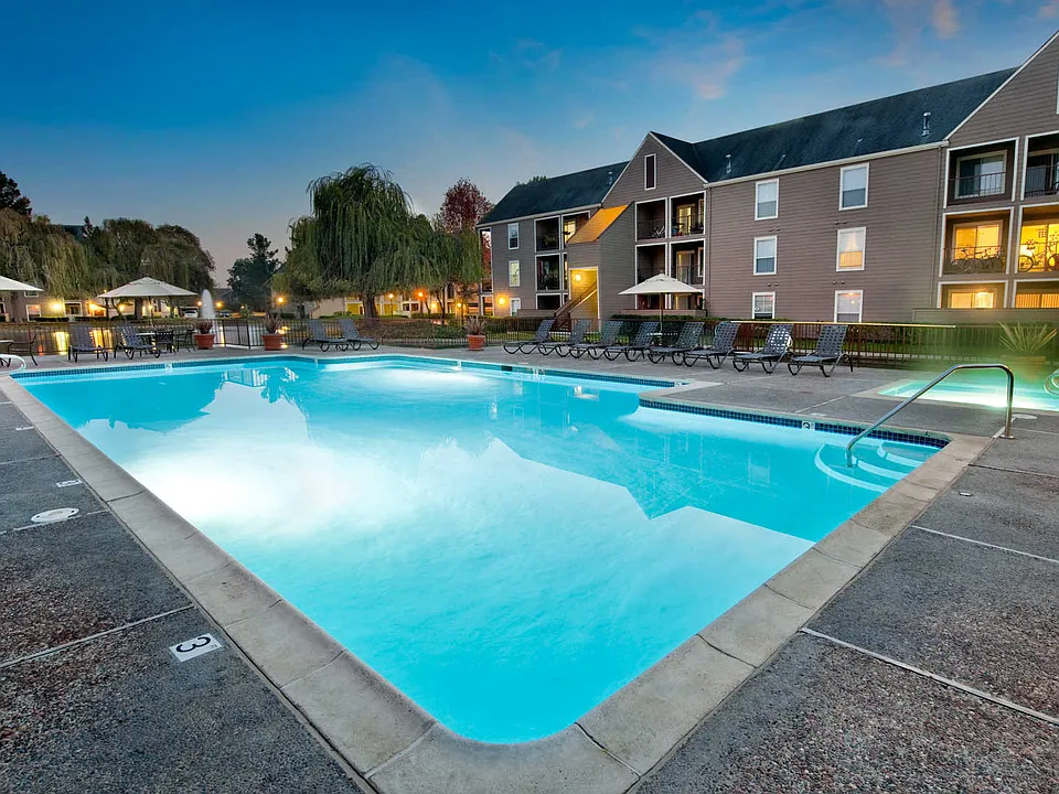 Riva Terra Apartments at Redwood Shores