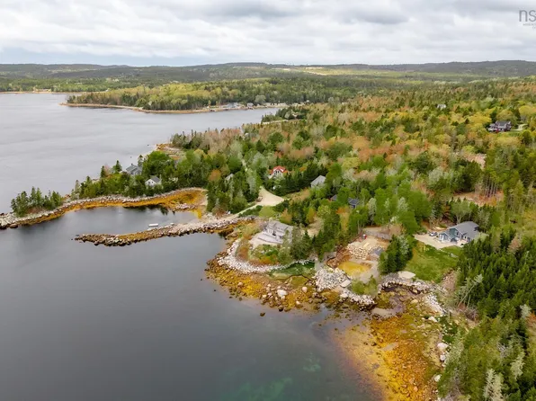 36 Otter Point Ext, Chester, NS B0J 1J0