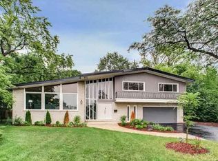 1515 Basswood Ct, Glenview, IL 60025