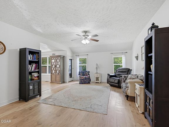 2nd image of 1027 Nickolas St