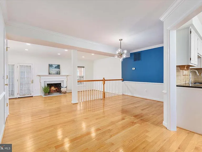 4734 Minor Cir — Photo 2