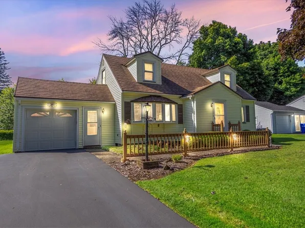 625 Adeline Dr, Webster, NY 14580