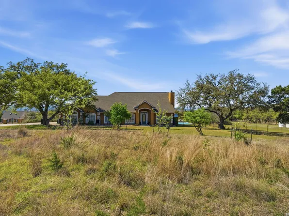 108 Agarita Court, Boerne, TX 78006