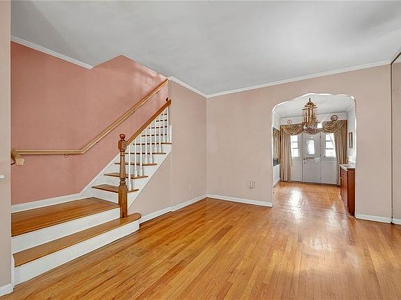 5th image of 786 E 39th St