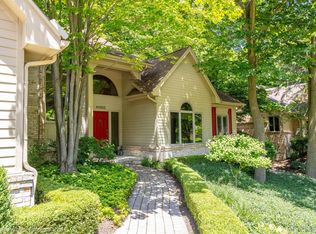 43522 Serenity Dr, Northville, MI 48167