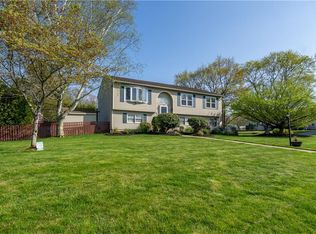 20 Apple Hill Dr, Cranston, RI 02921