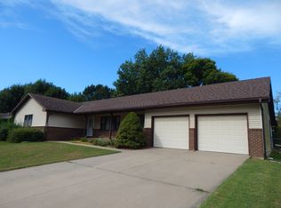 2105 Carrie St, Carthage, MO 64836