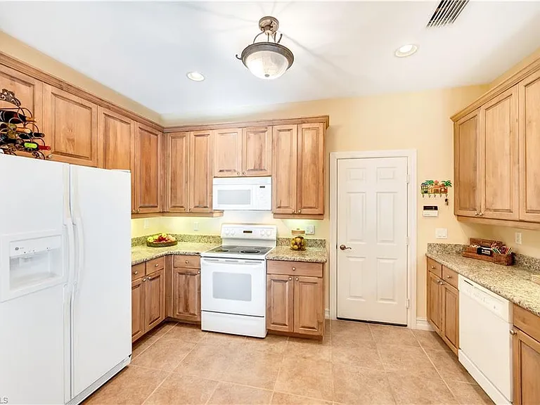 2654 Bolero Dr #8-1 — Photo 14
