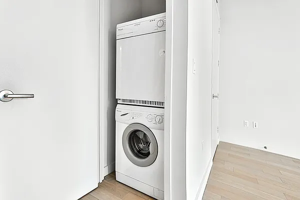 Rented by Compass | media 9