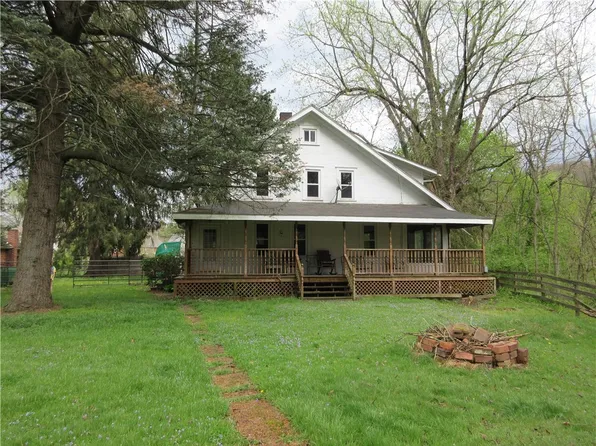 227 Wurtemburg Rd, Ellwood City, PA 16117