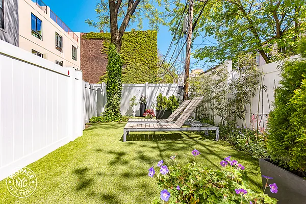 Rented by MySpaceNYC | media 37