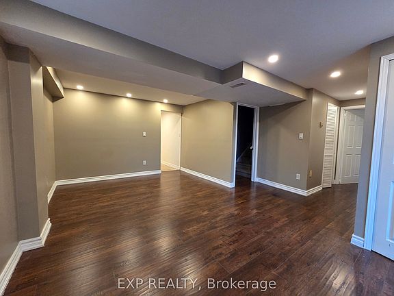 3rd image of 696 Penny Ln