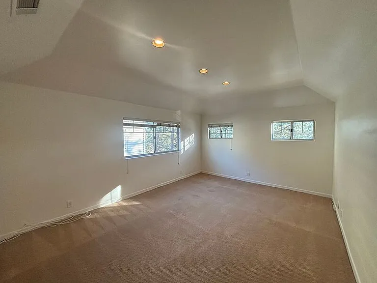 525 Orange Grove Pl — Photo 19
