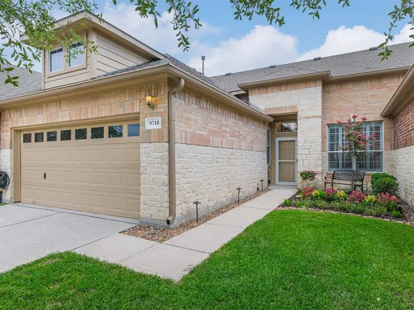9718 Catalina Leaf Ln, Spring, TX 77379