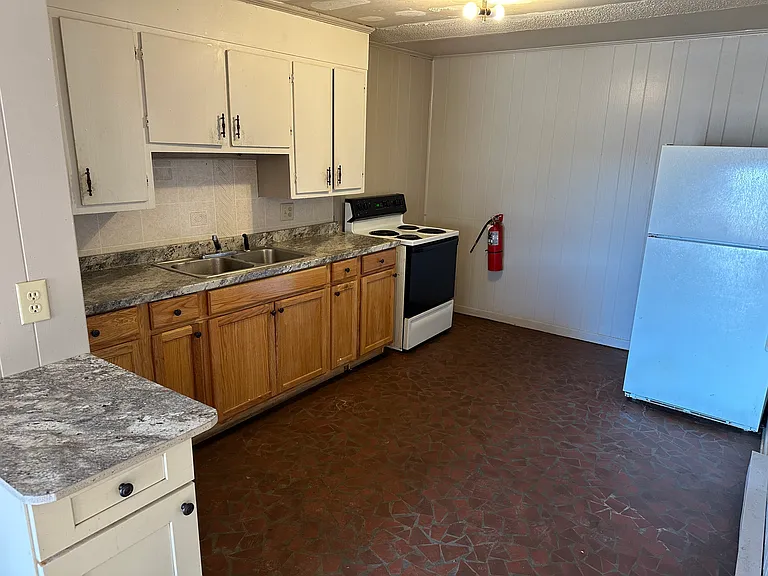 119 Springs East Rd #5 — Photo 5