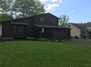 7653 Windsor Dr N, North Syracuse, NY 13212
