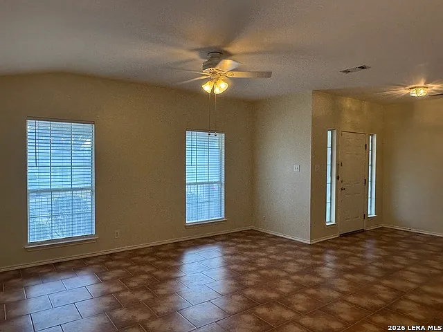 9803 Sandie — Photo 4