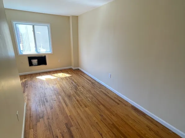 (undisclosed Address), Bronx, NY 10461