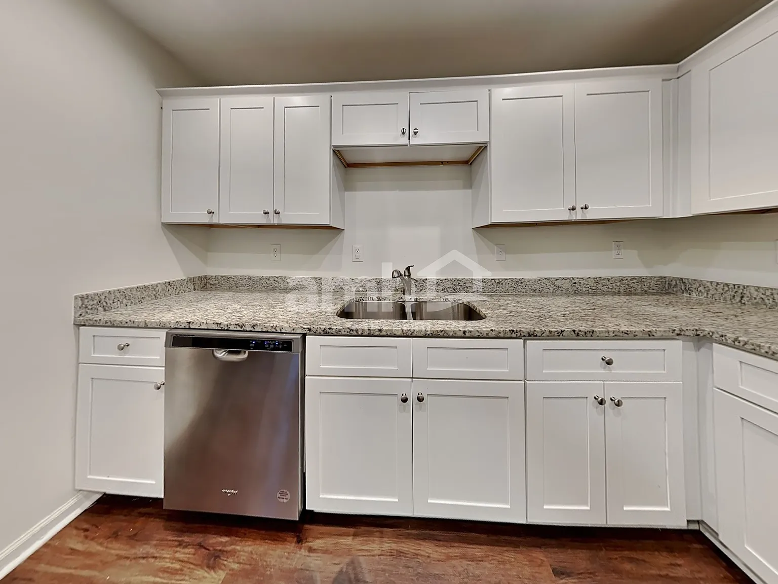 3 bed, 2.0 bath, 1474 sqft, $2,060 — Photo 4
