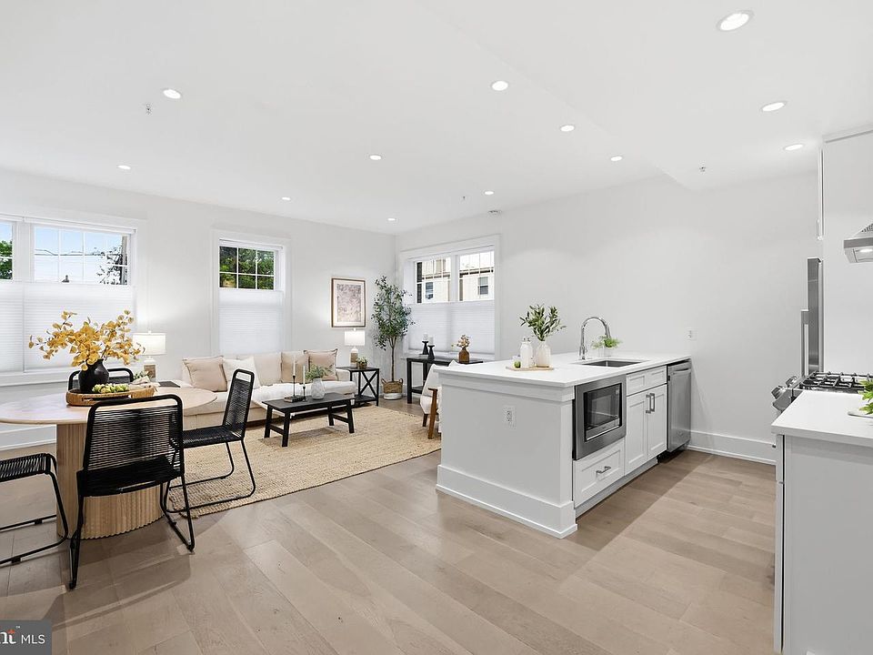 1st image of 16 17th St NE #121