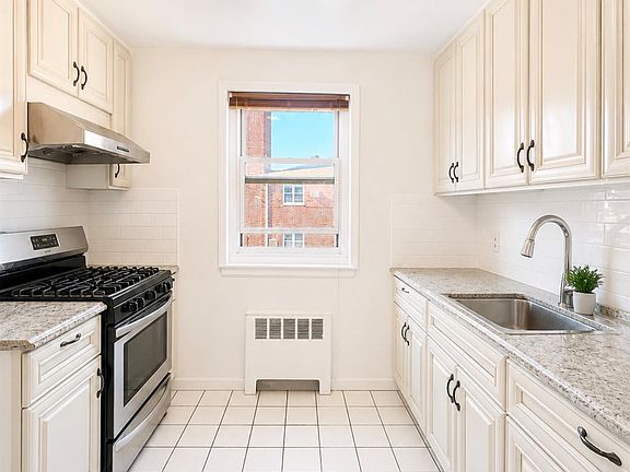 5th image of 152-47 Jewel Avenue #B