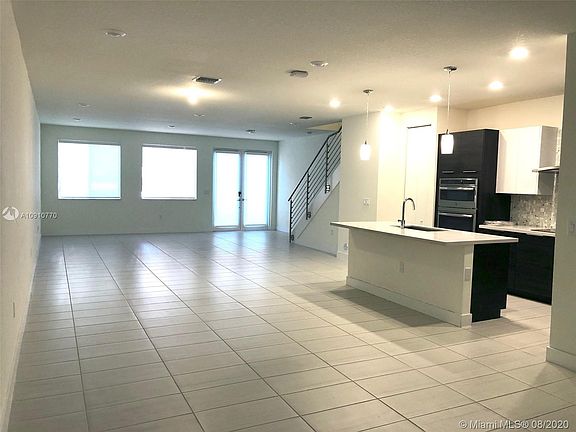 2nd image of 10458 NW 67th St