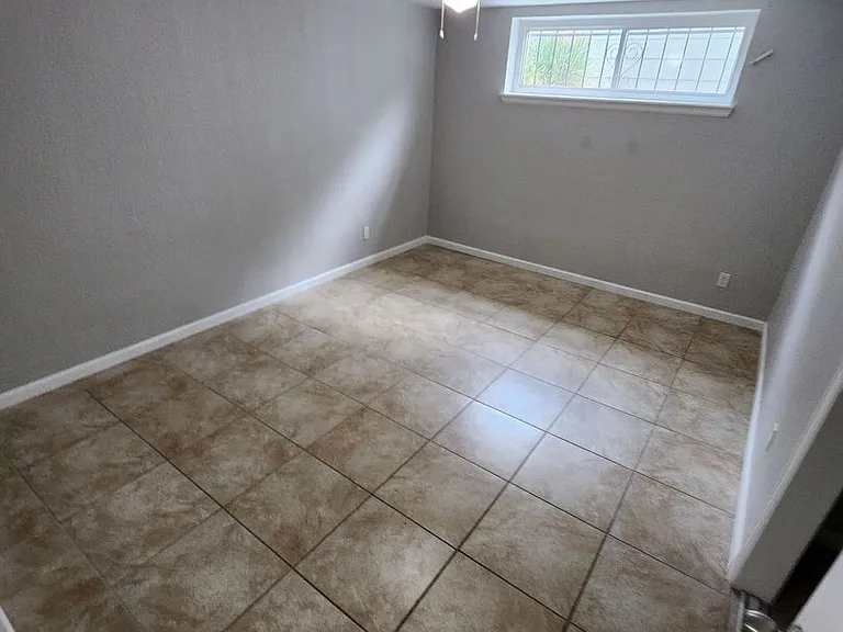 313 S Chelton Rd — Photo 17