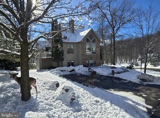 64 Longview Dr, Lake Harmony, PA