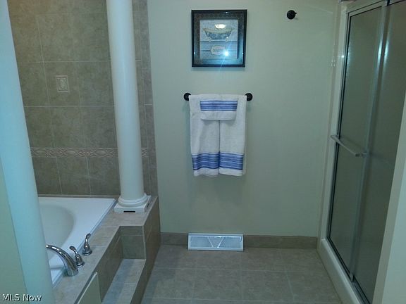 3rd image of 15507 Highland Park