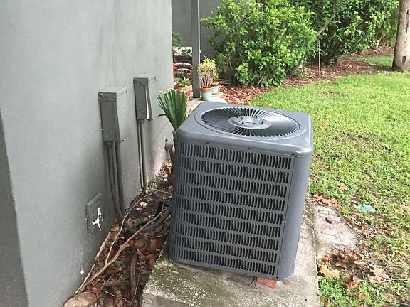 3rd image of 302 Scottsdale Sq #302