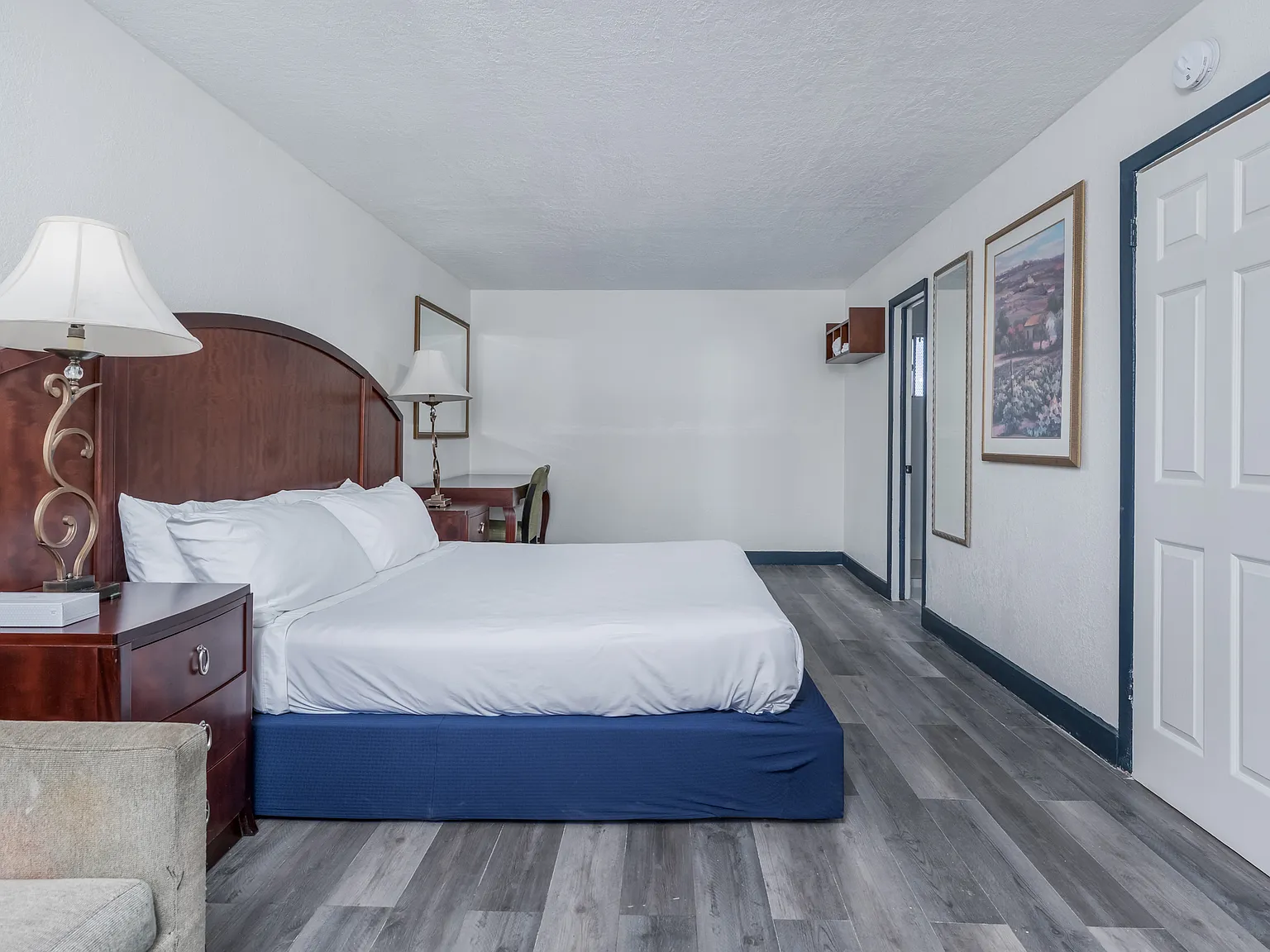 Onyx Apartments — Photo 4