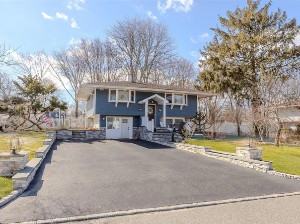16 Ringneck Lane, Setauket, NY 11733