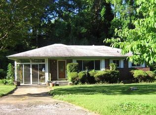 2326 Englewood Dr, East Pt, GA 30344