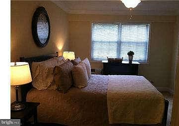 5th image of 4378 N Pershing Dr