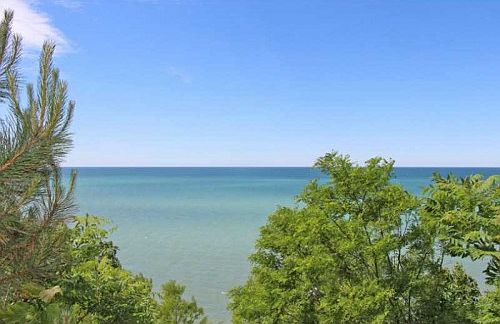 4th image of 6300 Lake Shore Dr