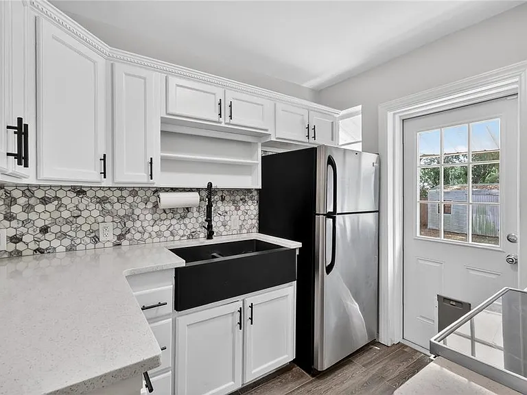 706 Mission Dr — Photo 19