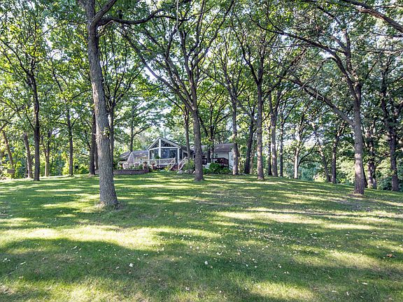 5th image of 806 S Woodland Dr