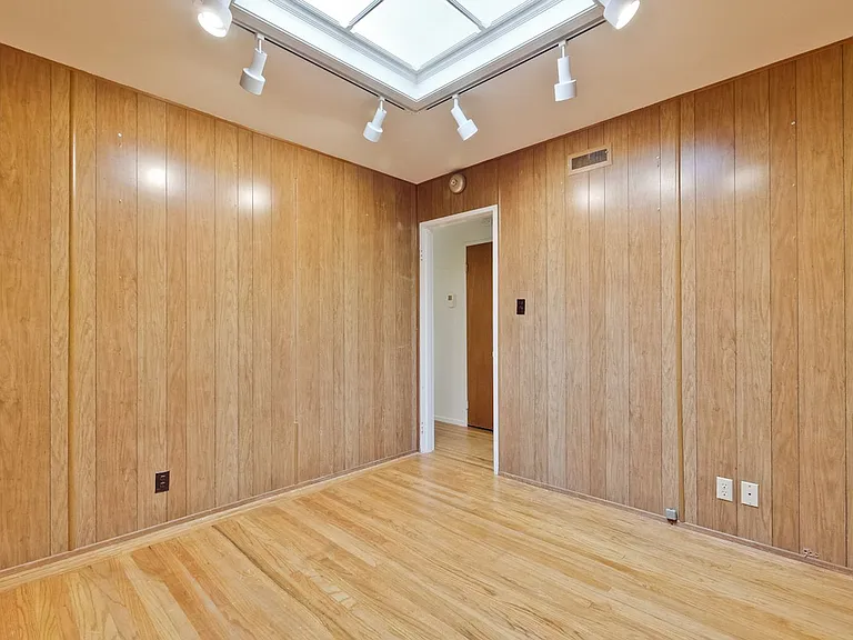 160 Kit Carson Ct — Photo 38