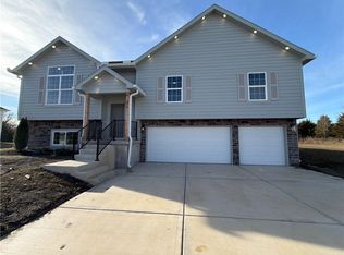 318 NE 51st Rd, Warrensburg, MO 64093